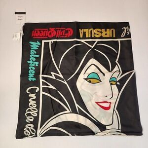 NWT CD141 Disney Limited Edition Coach Villains Print Silk Square Scarf